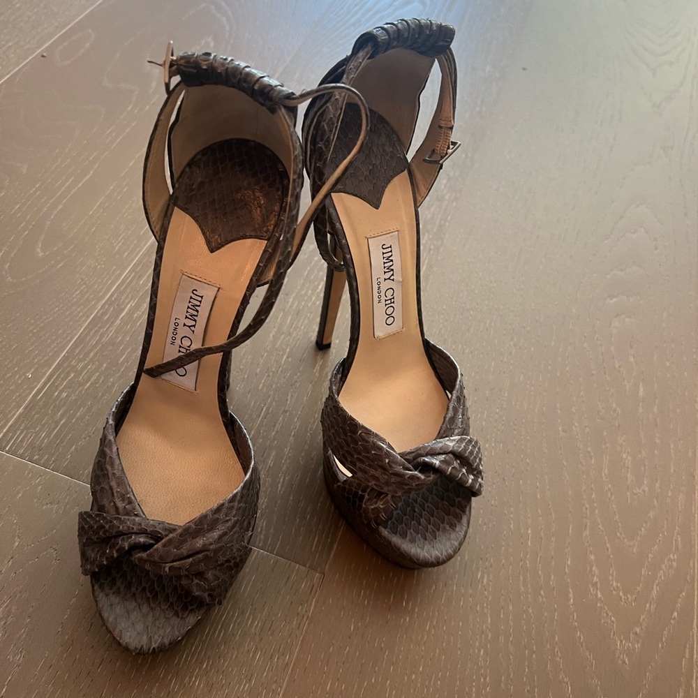 Jc ￼ grey leather high heels